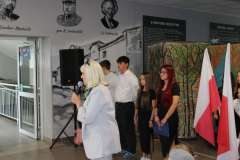 9d694157-f5f5-45cc-8760-5ddb144a030e