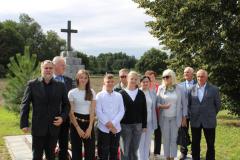 b6ee098f-5da6-4fbc-9541-4685ecfd5f47