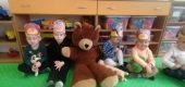 Dzień Pluszowego Misia w grupie Średniaków-25.11.2022.