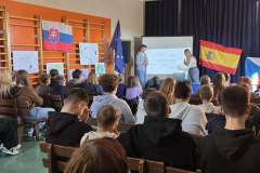 565643330_811994325023681_907875625957756542_n