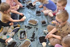 7d922634-4ab1-4dd7-b12f-3a9c09ac5474